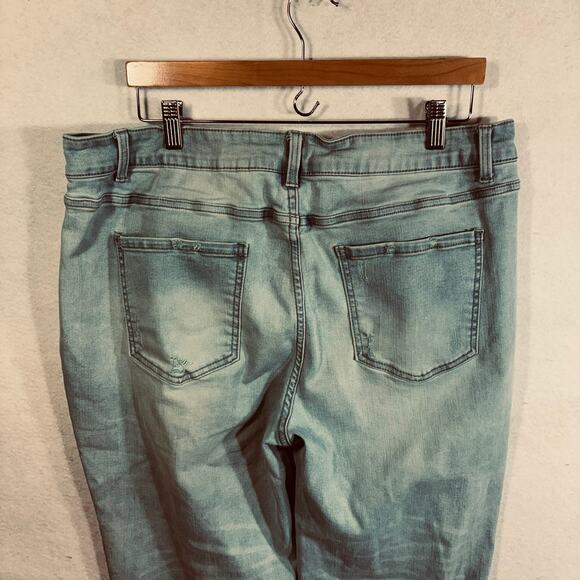 Women’s Time And Tru Straight Crop Pants Size 20 High Rise Blue Jeans Light Wash - Picture 2 of 6